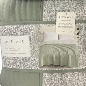 Iris Lane Green and White Floral Full/Queen Quilt 90”x90”